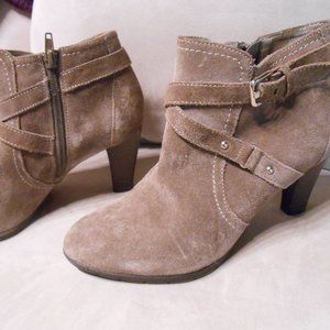 Women's Tan "Anne Klein Iflex" suede booties, size 8